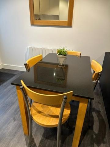 Stunning Flat With Parking Free Near Sutton Station Apartment Cheam Luaran gambar