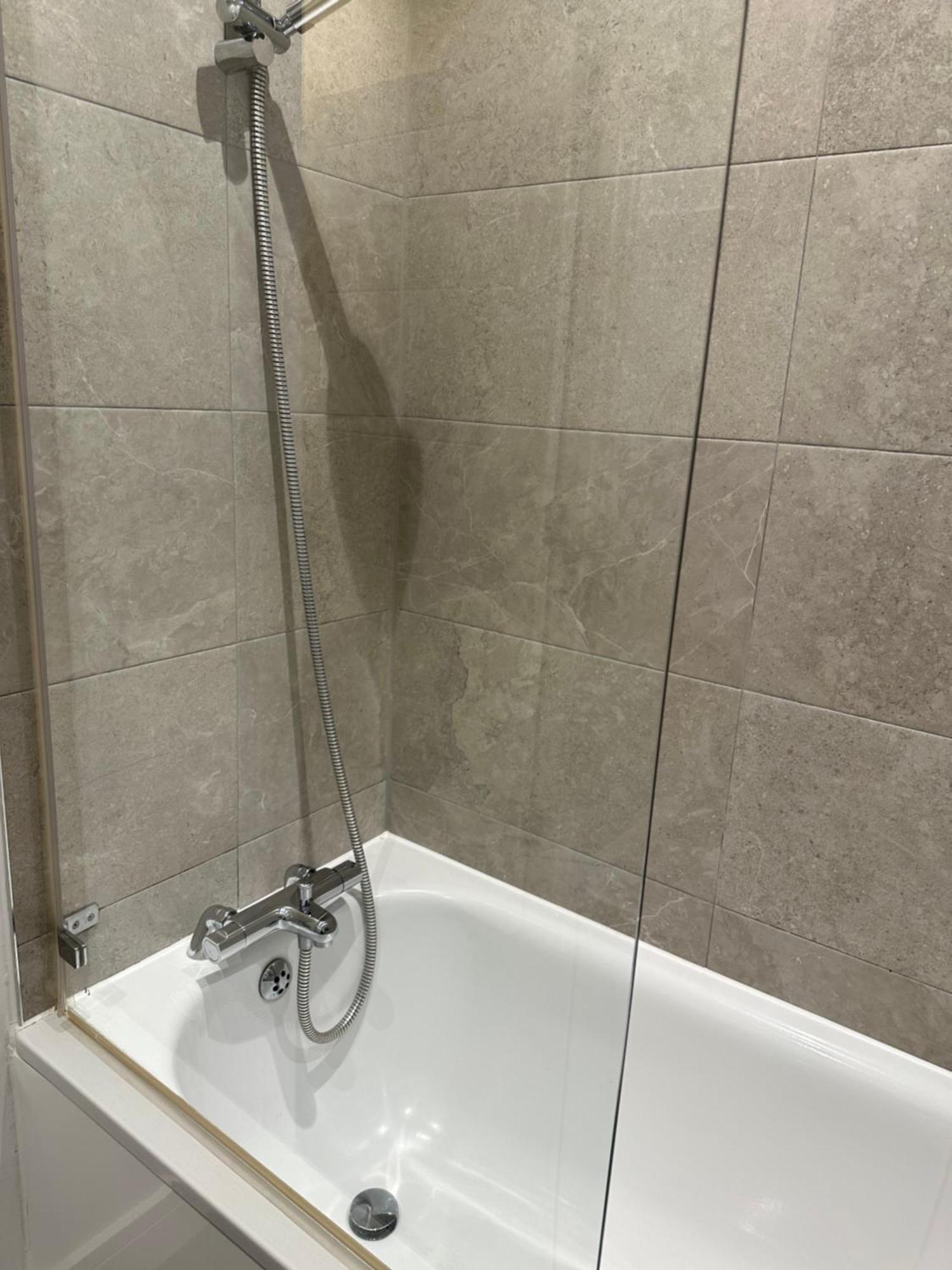 Stunning Flat With Parking Free Near Sutton Station Apartment Cheam Luaran gambar